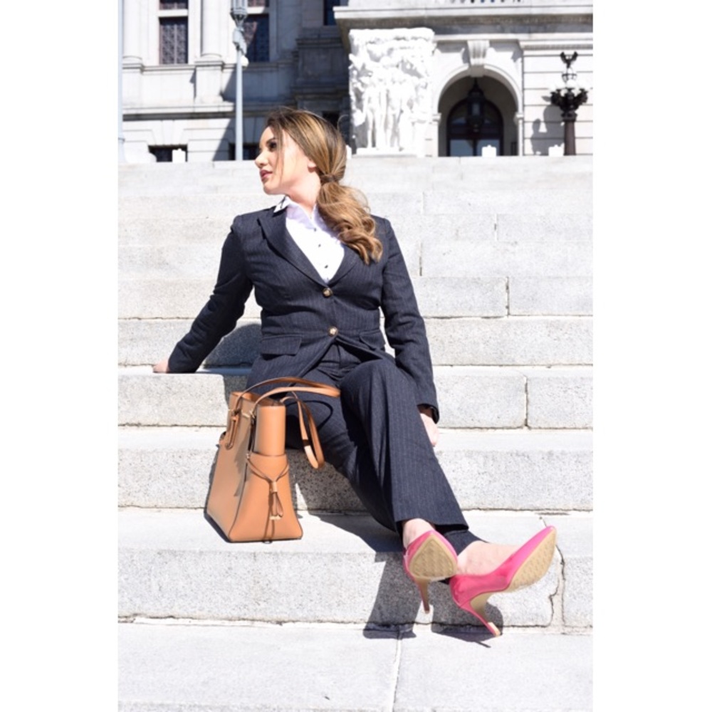 🆕Navy Pinstriped 3pc Suit with blazer/skirt/pant - Picture 4 of 4